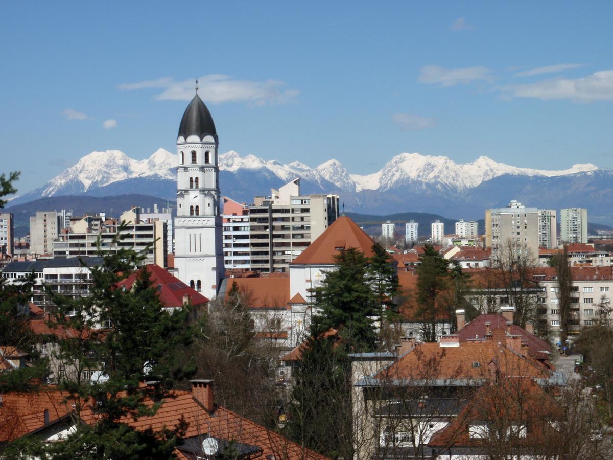 Saint Ignatius Retreat House Bed & Breakfast Ljubljana Ngoại thất bức ảnh