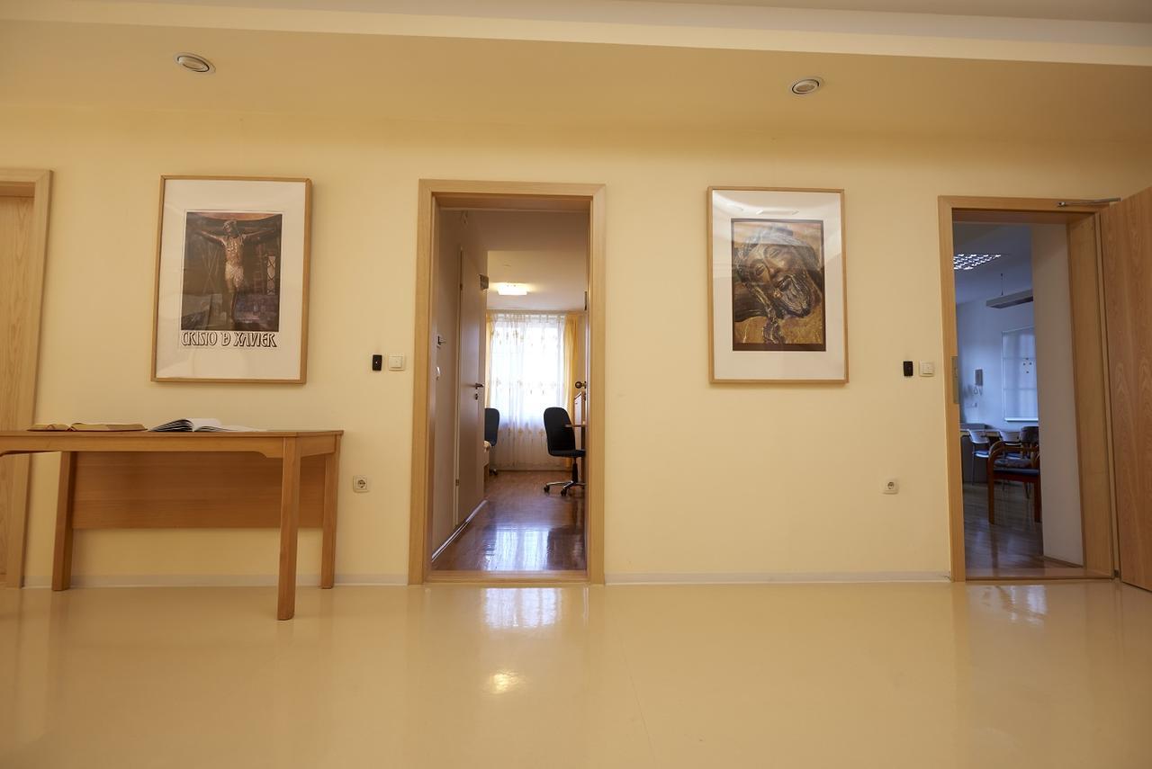 Saint Ignatius Retreat House Bed & Breakfast Ljubljana Ngoại thất bức ảnh