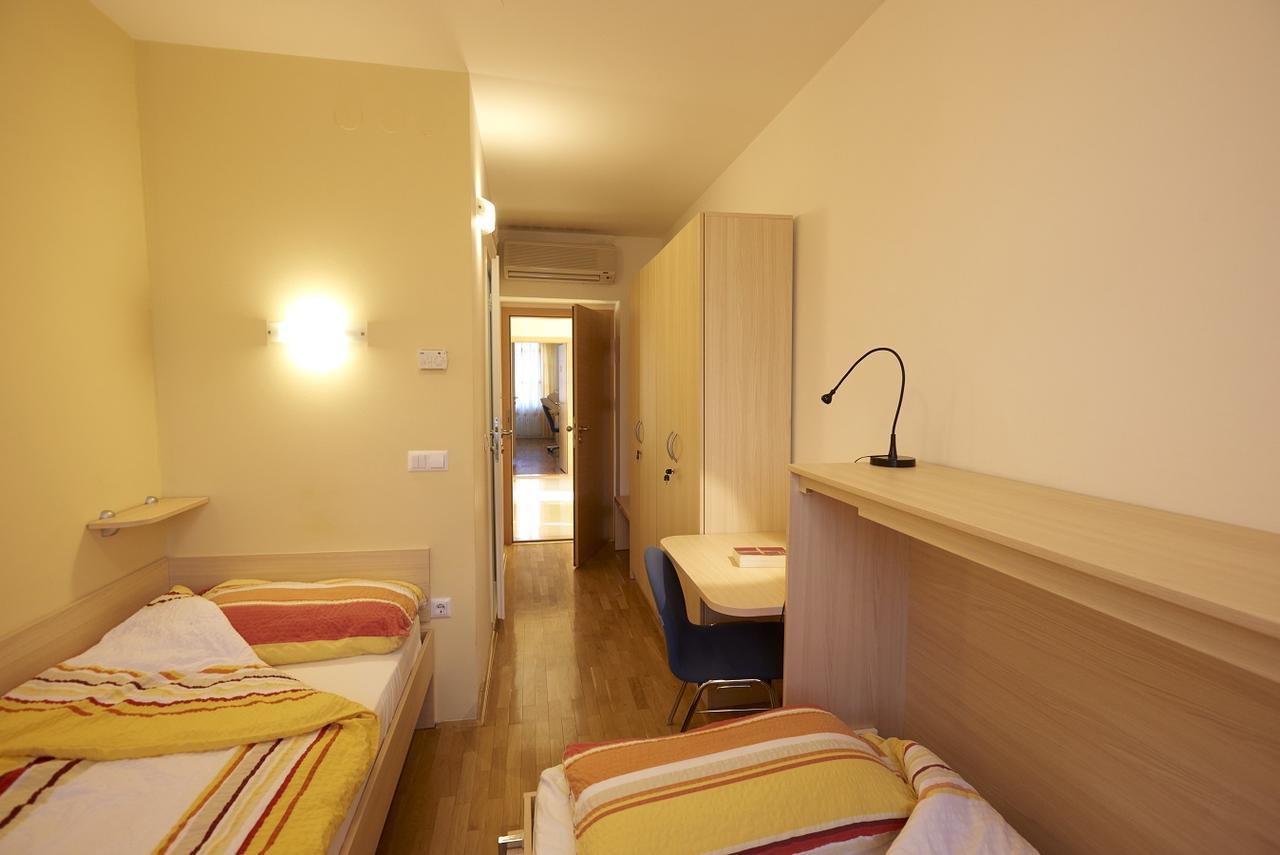 Saint Ignatius Retreat House Bed & Breakfast Ljubljana Ngoại thất bức ảnh